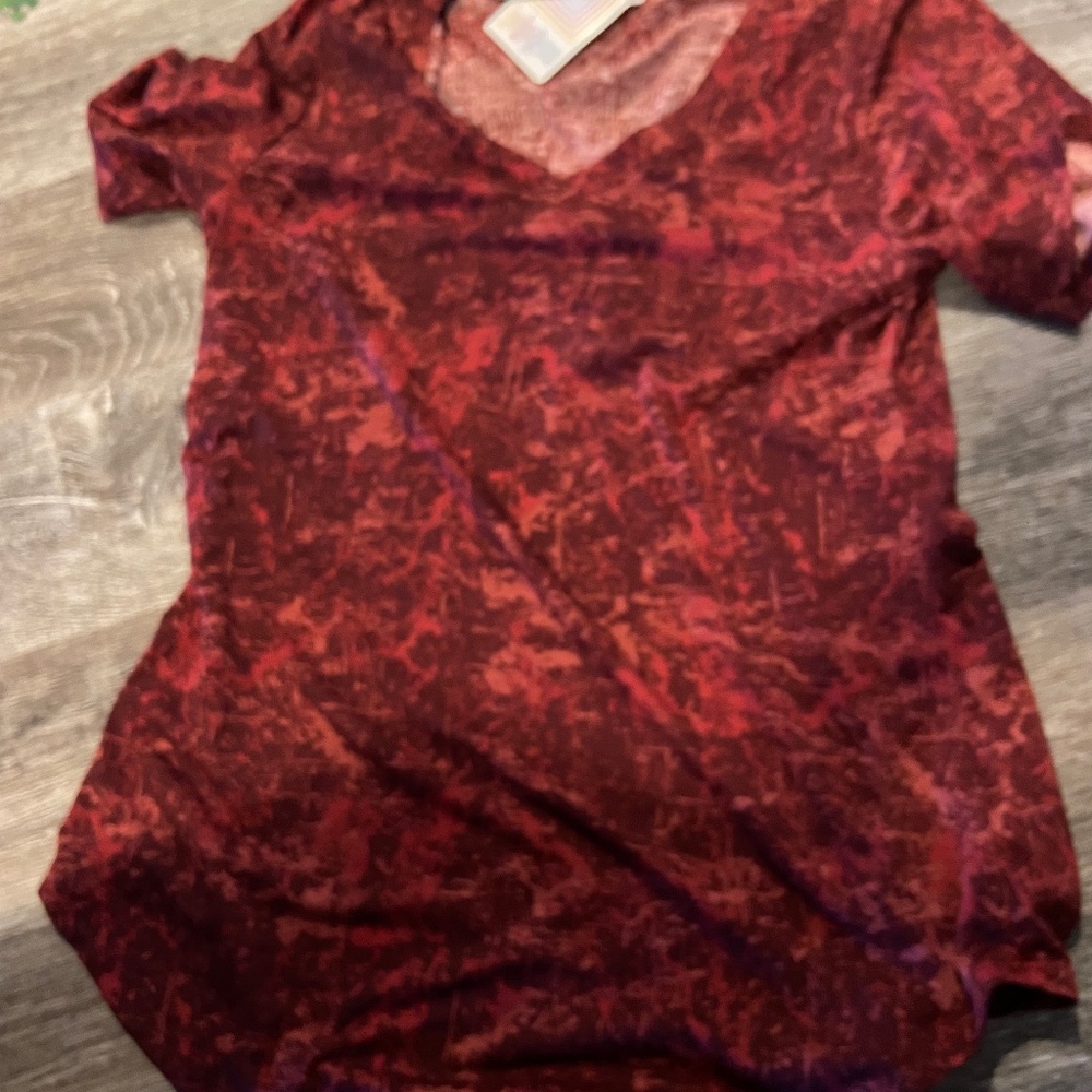 Lularoe iris small new with tag red